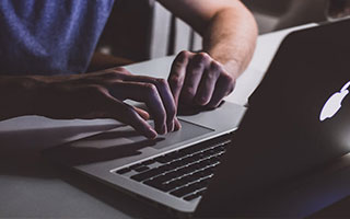 AYX体育-国足0_0战平中国香港，晋级形势堪忧，国足7-0香港